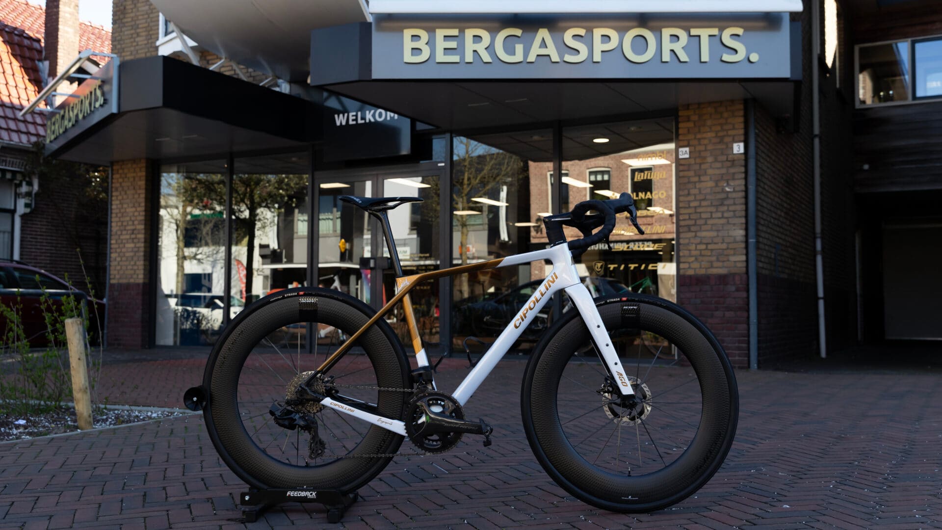 Bergasports shop front in Dedemsvaart