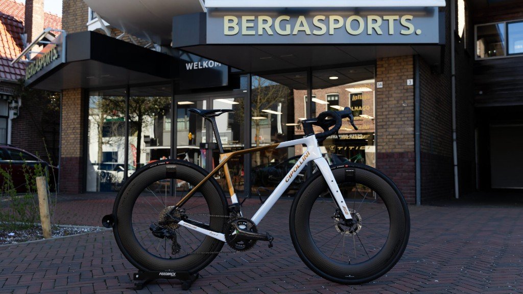 Bergasports shop in Dedemsvaart
