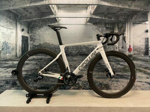 Bergasports Cipollini racefiets road bikes Campagnolo Italy bond 2 disc