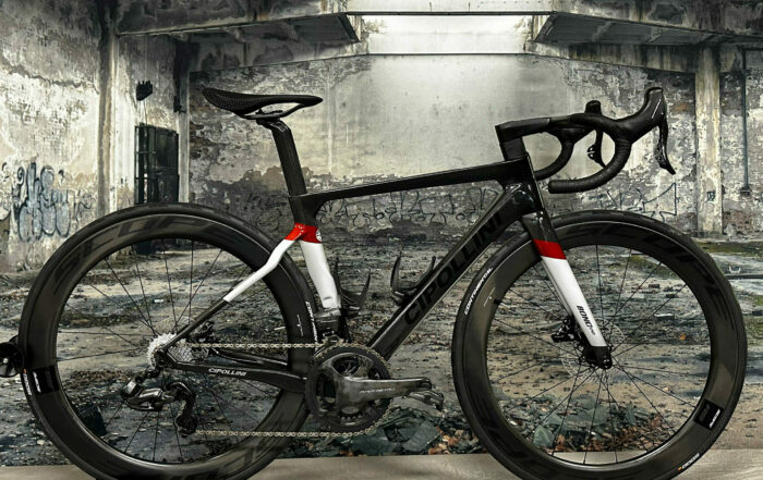 Cipollini Bond2 Evo met Campagnolo Super Record Wireless en Scope R5 Wielen bergasports racefiets road bike