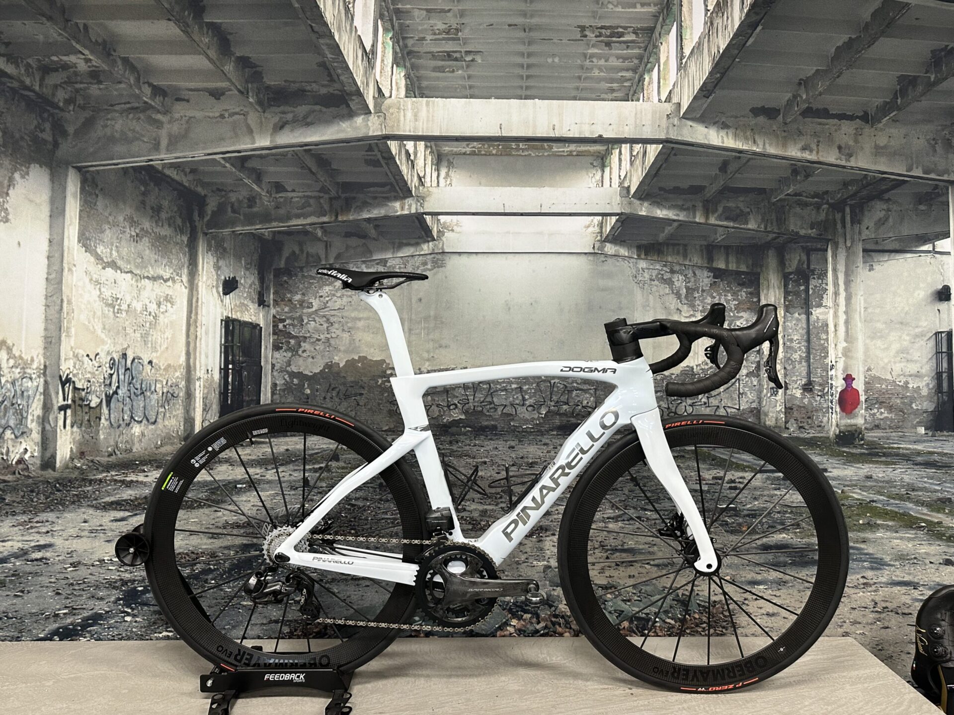 Pinarello dogma f campagnolo super record 12s wireless eps lightweight bergasports