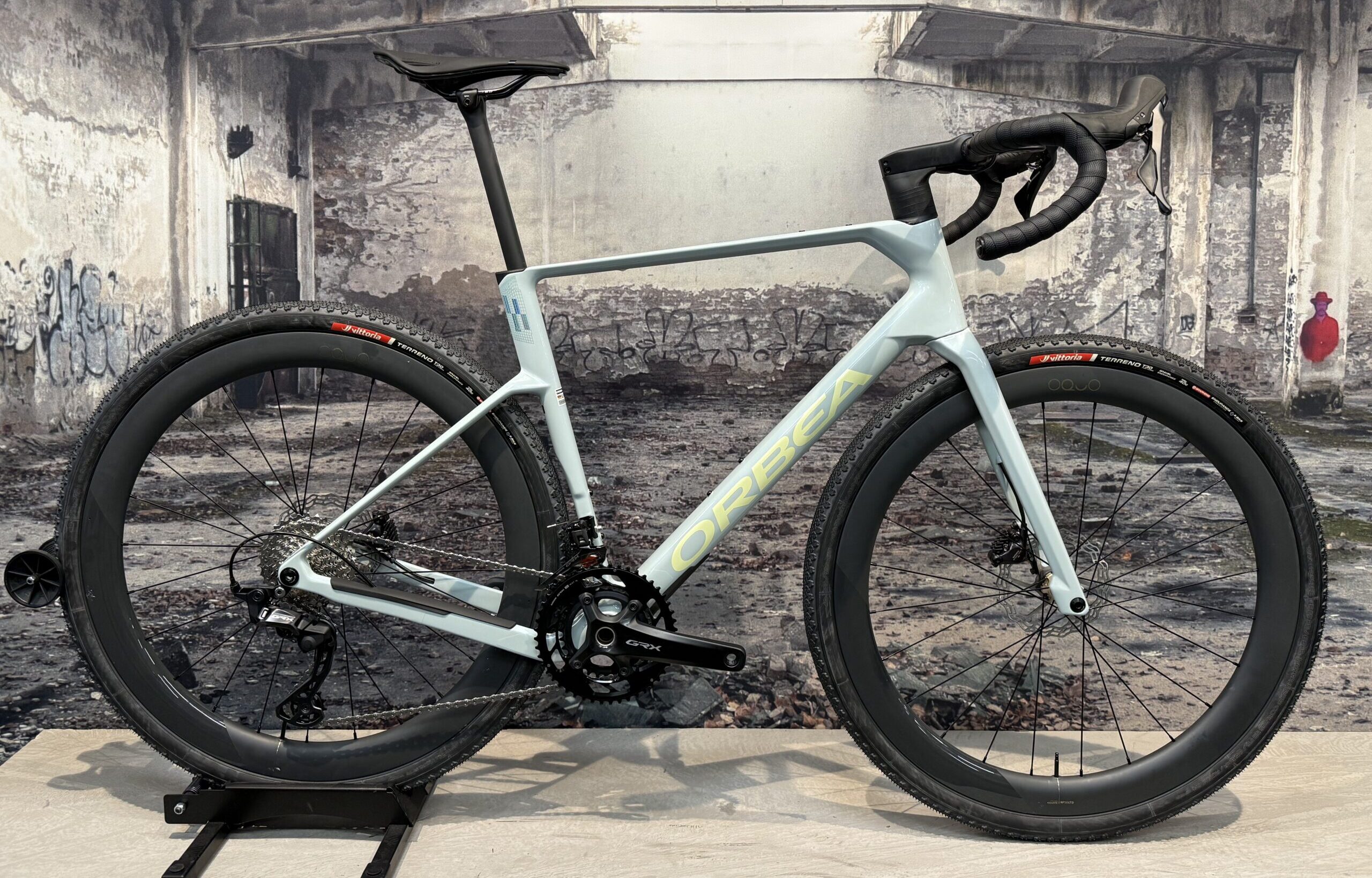 orbea terra race fronzen concrete bergasports dedemsvaart