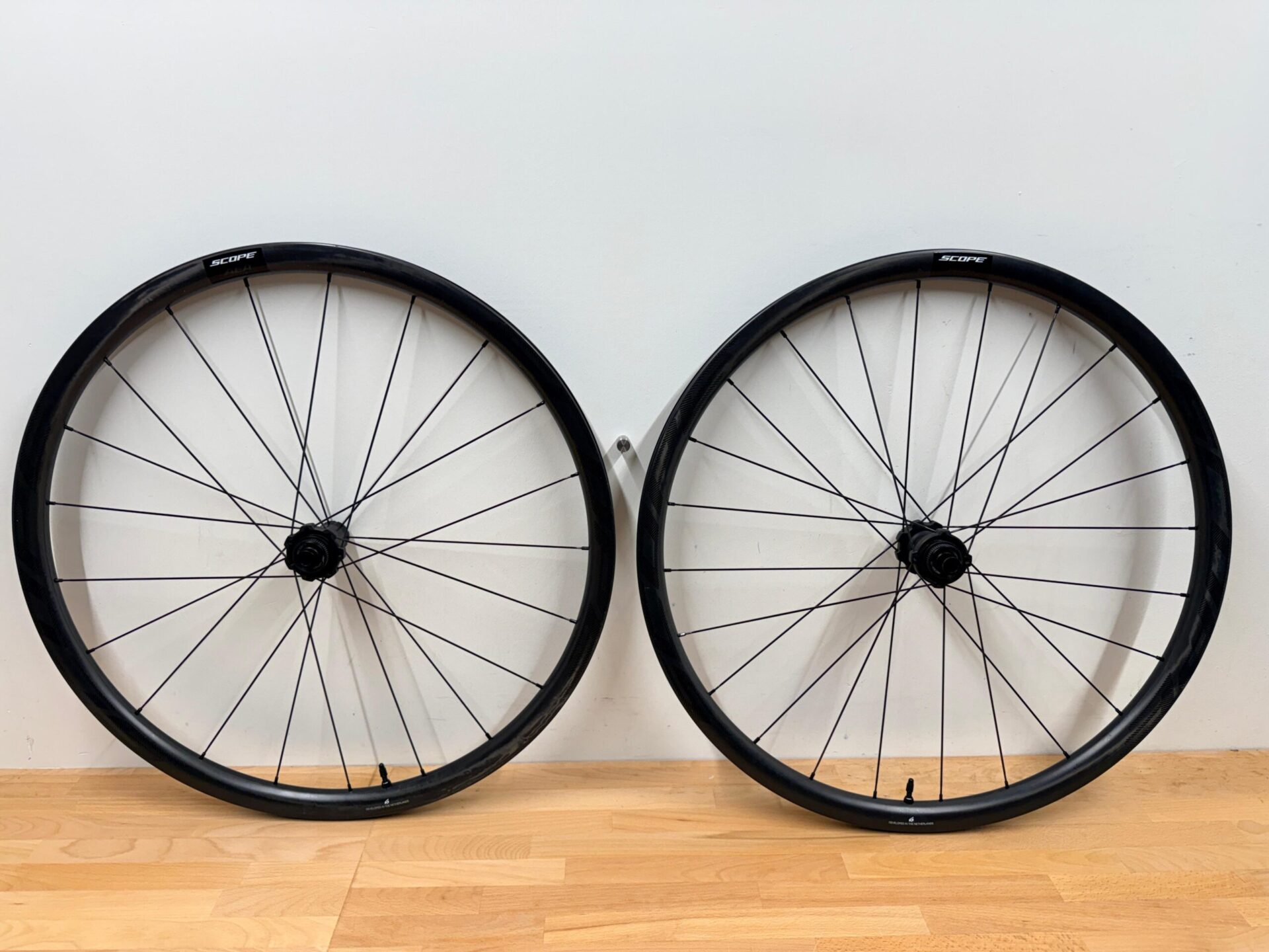 Scope r3 disc shimano wielset carbon bergasports