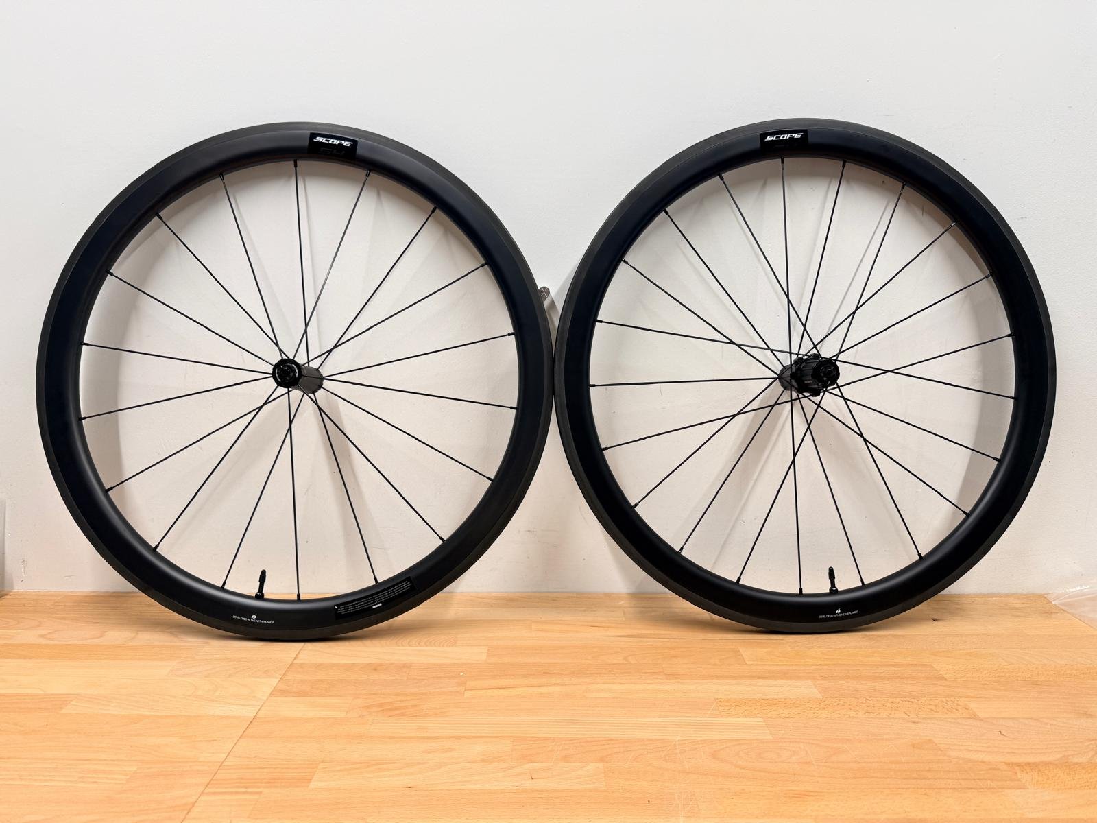 528 S4 Black Rim Set Shimano 8 No