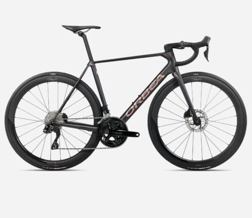 Orbea Orca Maat 55 105 di2 powermeter Diamant carbon/ sunset carbon oquo wielen