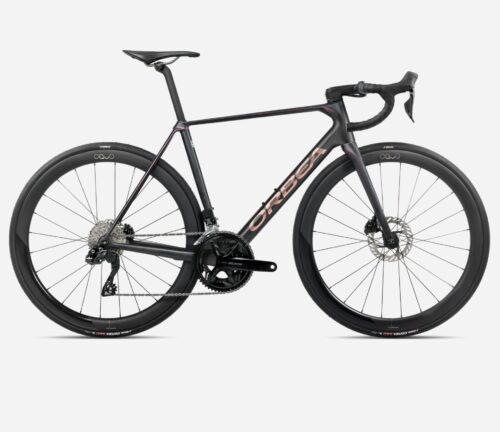 Orbea Orca Maat 55 105 di2 powermeter Diamant carbon/ sunset carbon oquo wielen