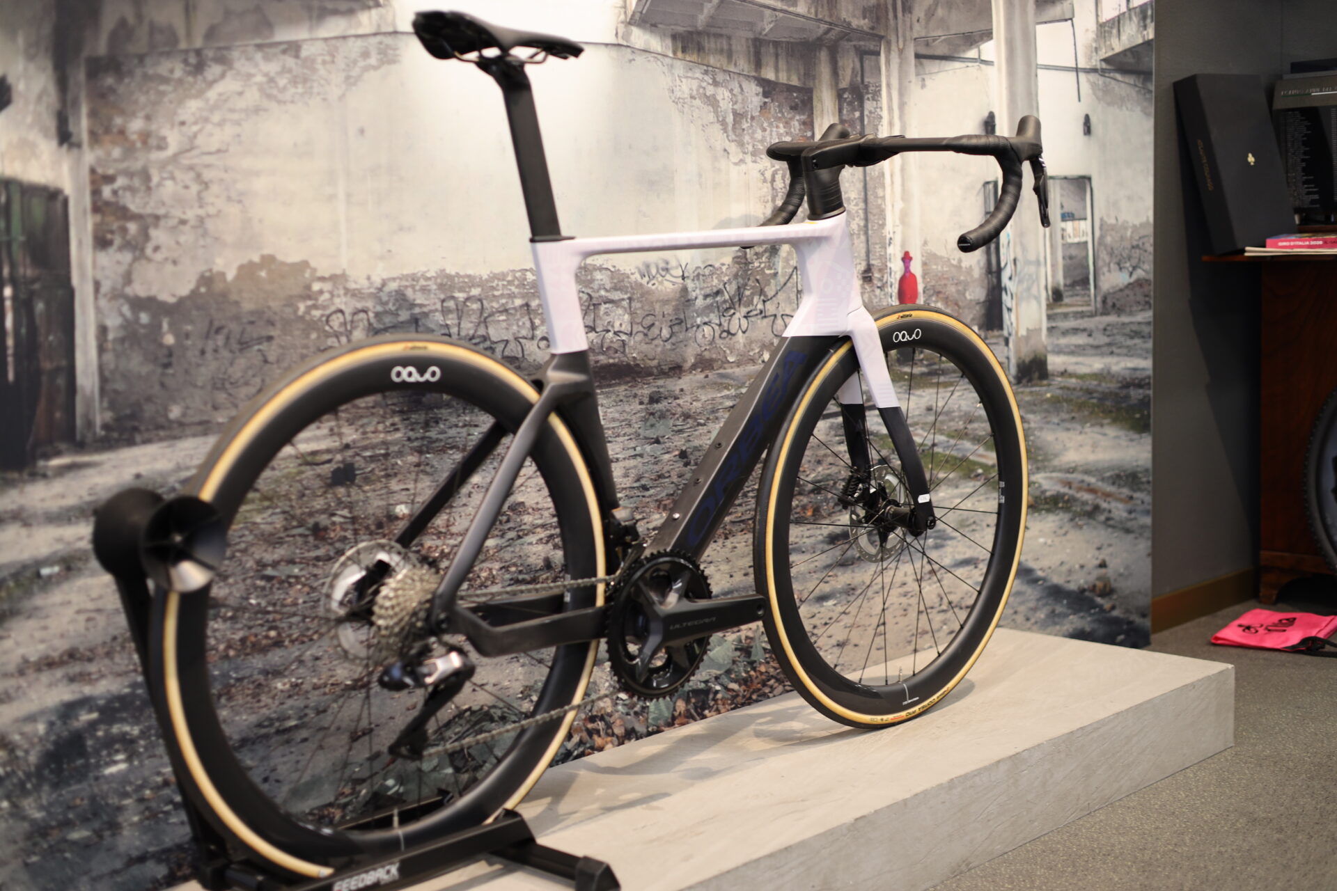 Orbea Orca Aero Racefiets | Ultegra Di2 & Carbon Frame | Bergasports - Afbeelding 3