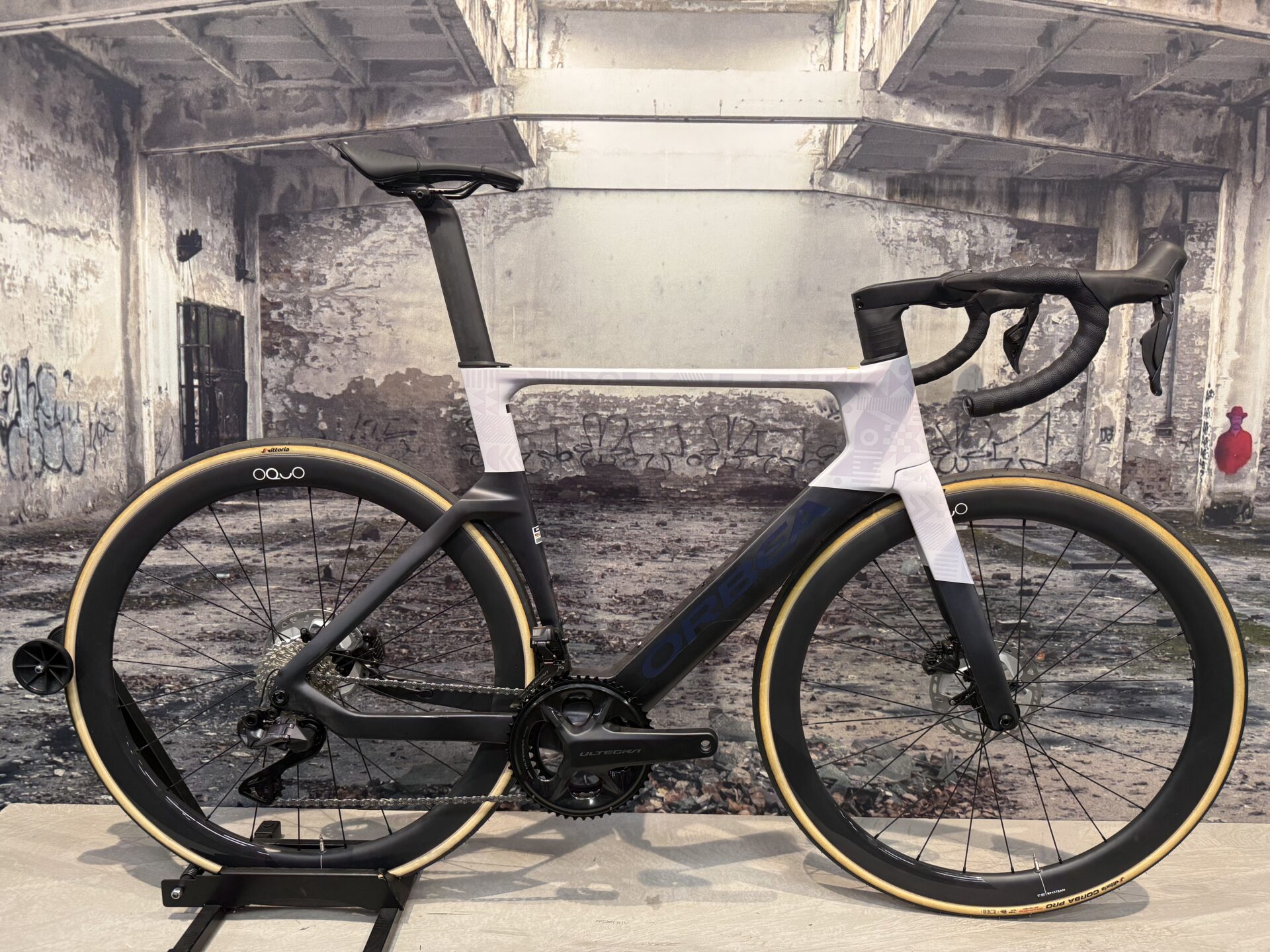 Orbea orca aero road bike bergasports dedemsvaart
