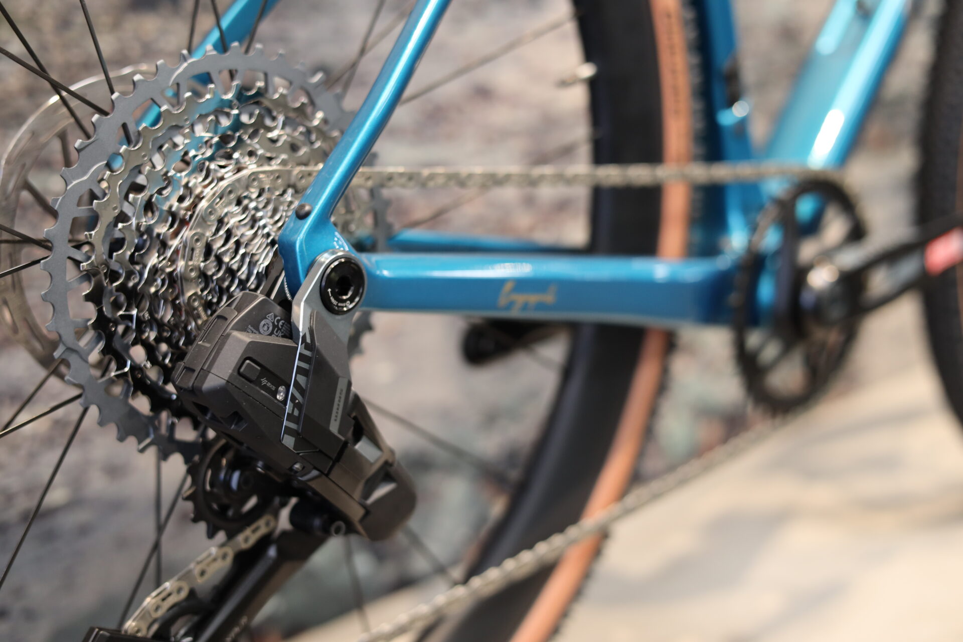 Colnago G4X - Gravelbike - 52 CM and 54 cm - Grx 1x12 - Fulcrum lite - Blue - Image 4