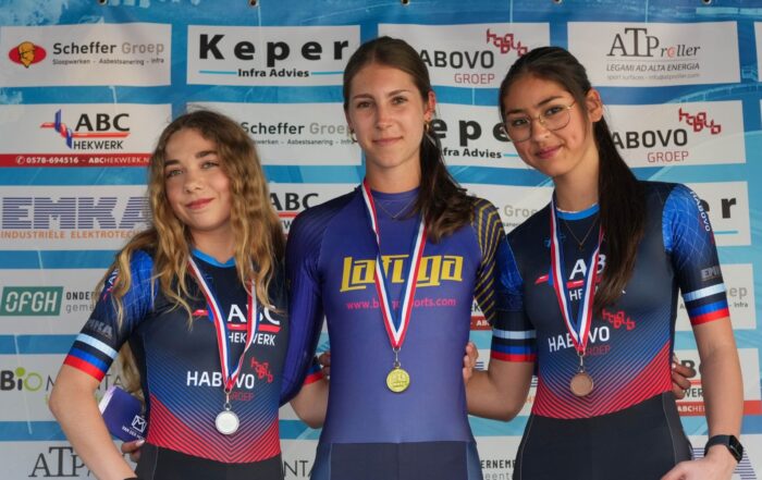 Asia Berga NK skeeleren in LaFuga kleding bergasports